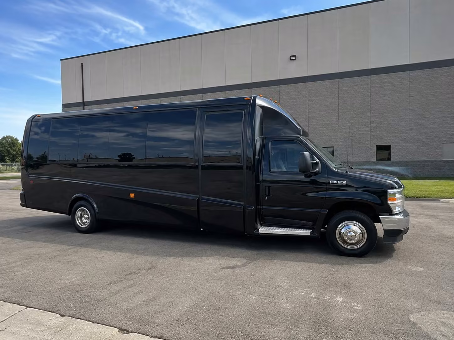 15 passenger minibus