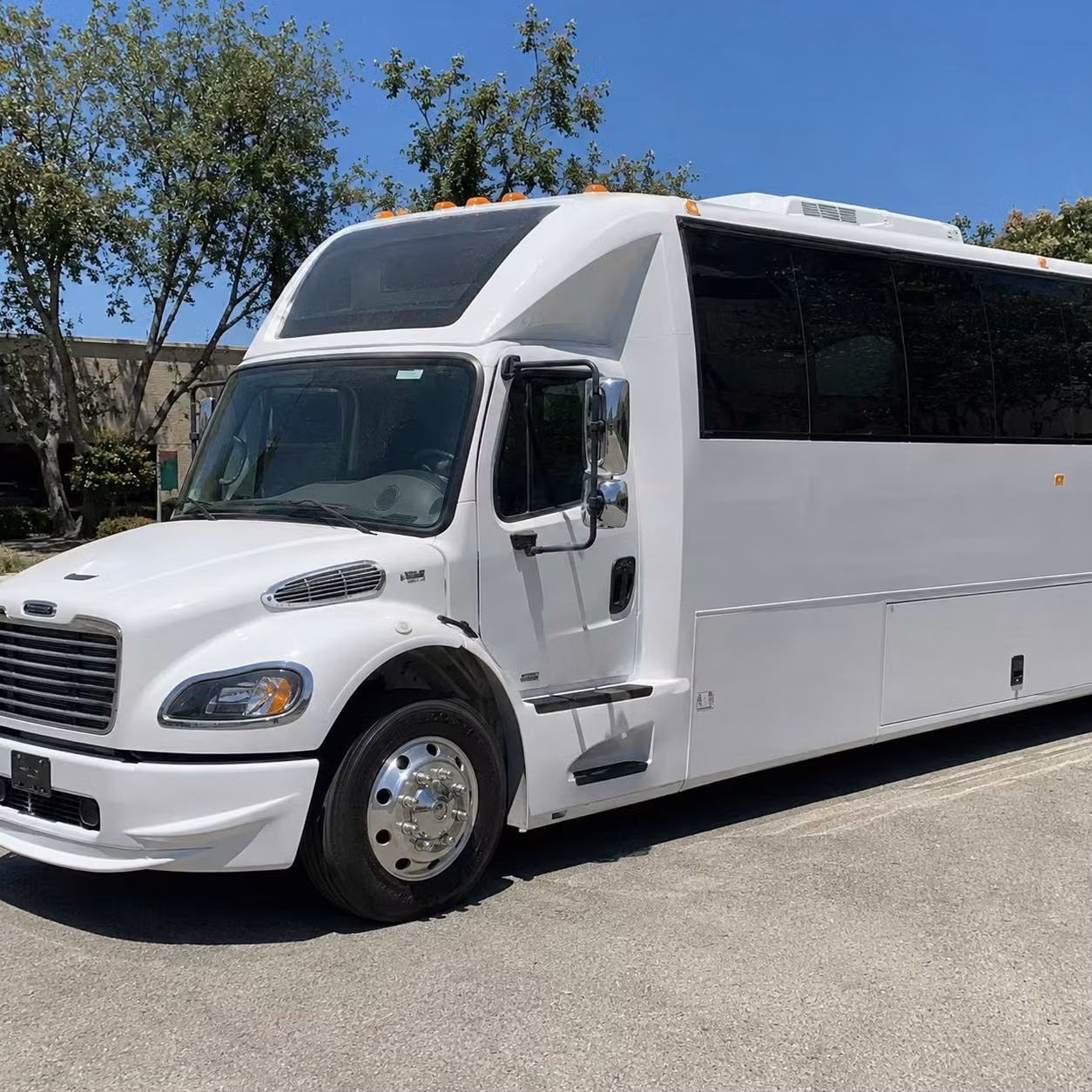 tailgate party bus rentals to sofi stadium in inglewood